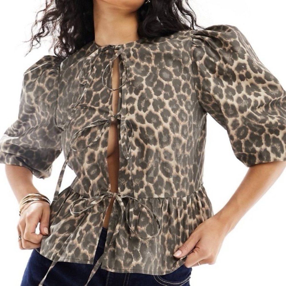 NWT ASOS Leopard Print Puff Sleeve Top XS